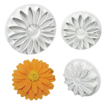 Achat en ligne 3 emporte-pièces éjecteurs en plastique marguerites 4.5, 5.6 et 7 cm - PME