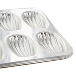 Moule 12 madeleines en fer blanc 40 cm - Alice Délice