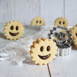 2 emporte-pièces en inox sourire smile : idéal pour biscuits fourrés 5 cm - Scrapcooking