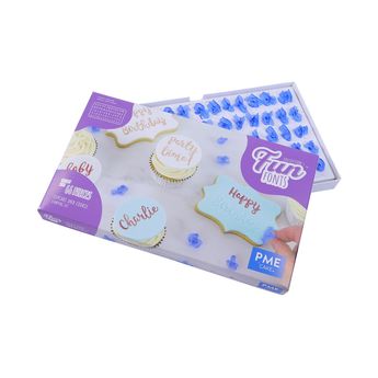 Achat en ligne 66 emporte-pièces en plastique pour cake design : lettres, chiffres et caractères - PME