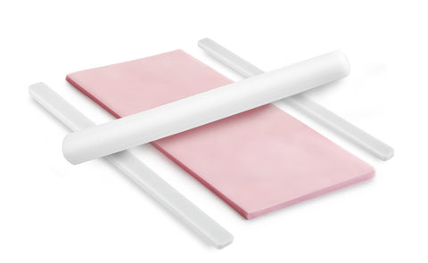 3 sets de baguettes 2. 4 et 8 mm pour étaler la pâte uniform